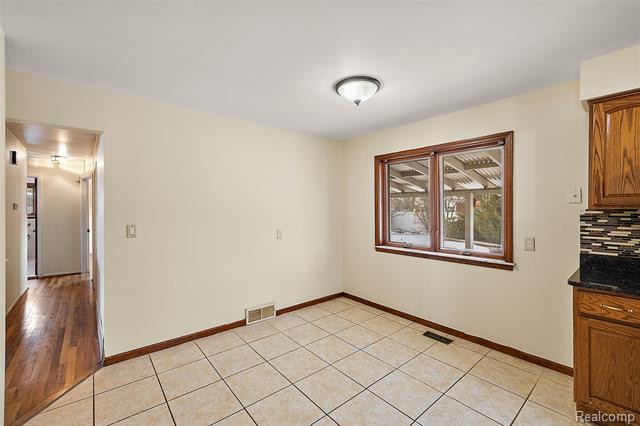 Builiding view twenty six for 29105 Palomino, Warren, MI. 48093