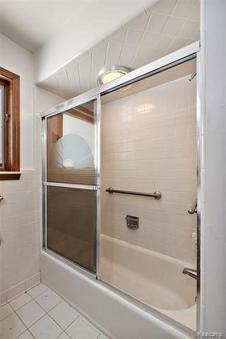 Builiding view twenty for 29105 Palomino, Warren, MI. 48093