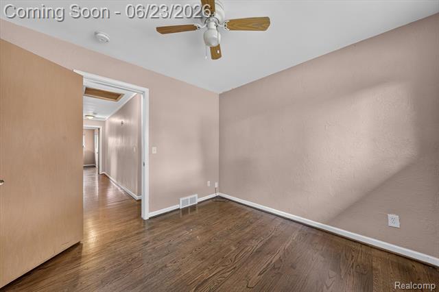 Builiding view fifteen for 29101 Campbell, Warren, MI. 48093