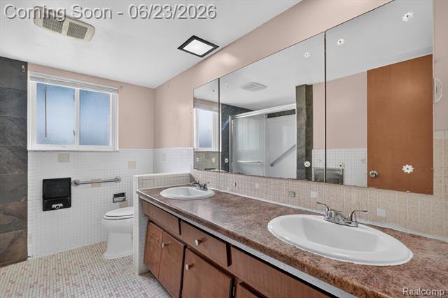 Builiding view twenty three for 29101 Campbell, Warren, MI. 48093