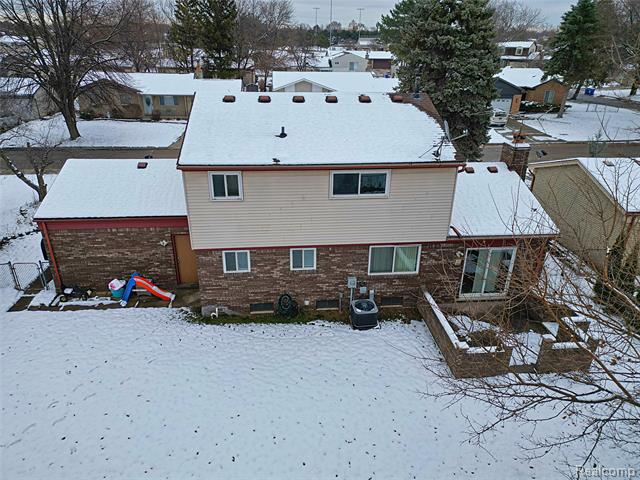 Builiding view eleven for 29713 Mackenzie, Warren, MI. 48092