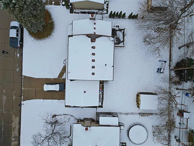 Builiding view four for 29713 Mackenzie, Warren, MI. 48092