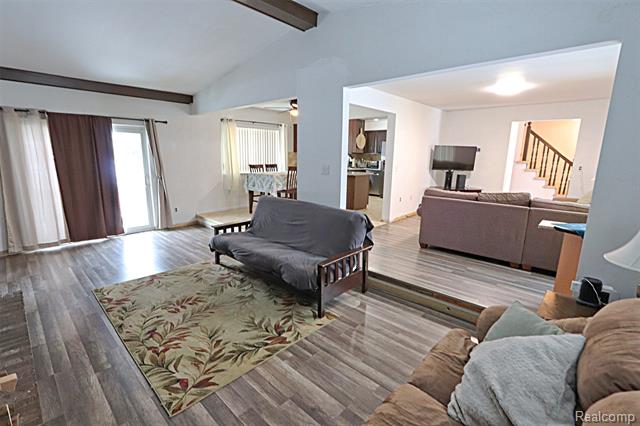 Builiding view fourteen for 29713 Mackenzie, Warren, MI. 48092