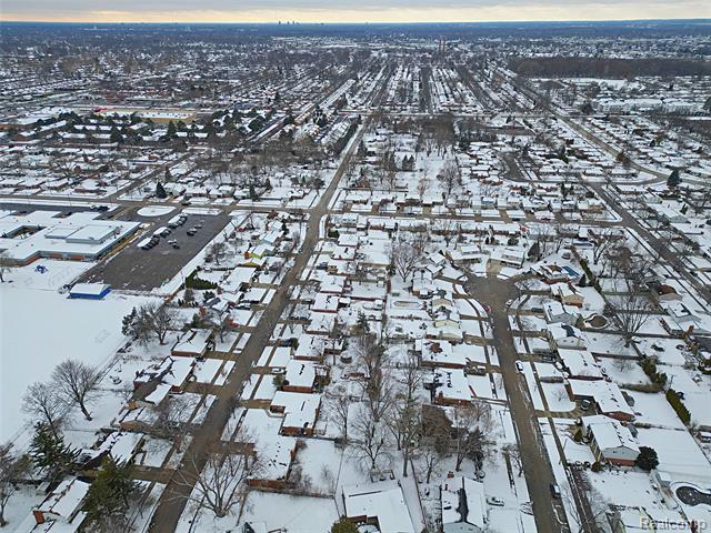 Builiding view seven for 29713 Mackenzie, Warren, MI. 48092