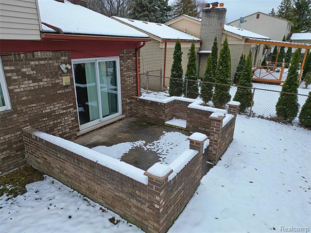 Builiding view ten for 29713 Mackenzie, Warren, MI. 48092