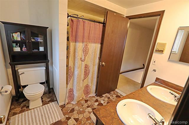 Builiding view twenty two for 29713 Mackenzie, Warren, MI. 48092