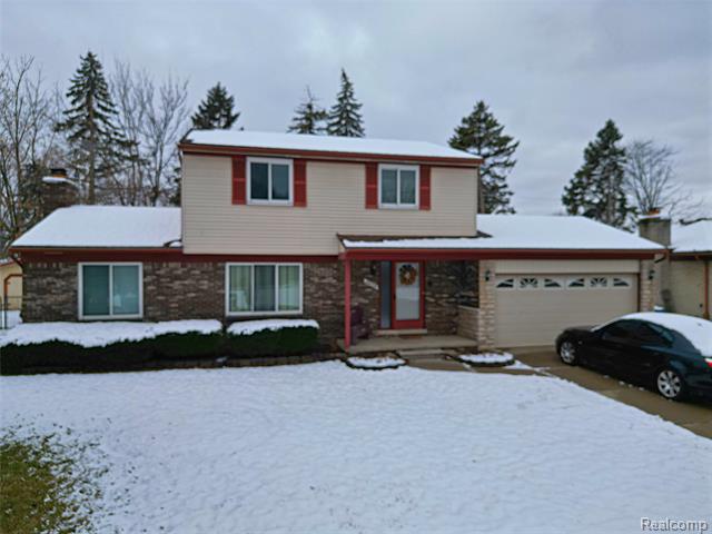 front view for 29713 Mackenzie Cir, Warren, Mi. 48092