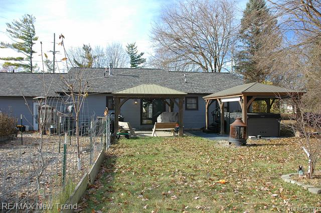 Builiding view forty five for 21304 Colwell, Farmington, MI. 48336