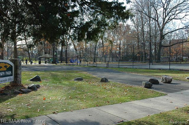 Builiding view forty two for 21304 Colwell, Farmington, MI. 48336