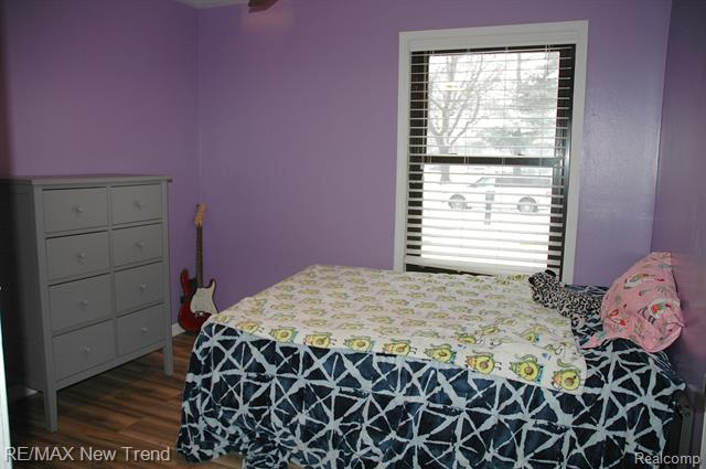 Builiding view twenty five for 21304 Colwell, Farmington, MI. 48336