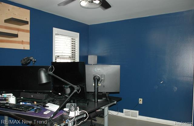 Builiding view twenty four for 21304 Colwell, Farmington, MI. 48336