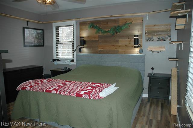 Builiding view twenty one for 21304 Colwell, Farmington, MI. 48336