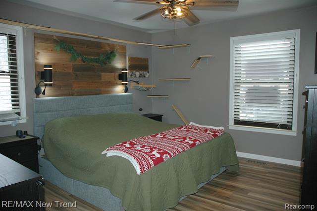 Builiding view twenty for 21304 Colwell, Farmington, MI. 48336