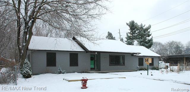 front view for 21304 Colwell Ave, Farmington, Mi. 48336
