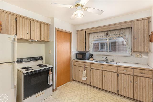 Builiding view eight for 22717 Millenbach, Saint Clair Shores, MI. 48081