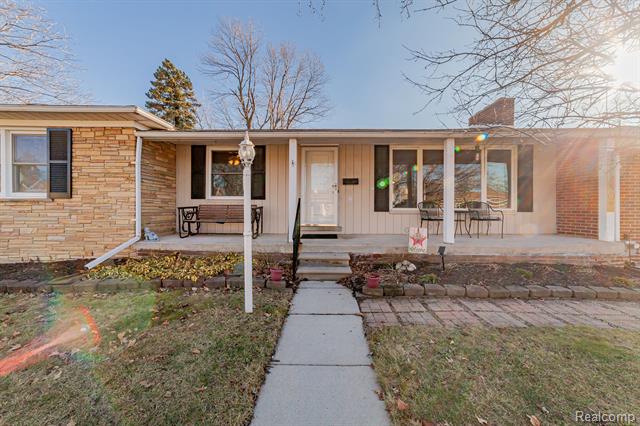 front view for 8180 Racine, Warren, Mi. 48093