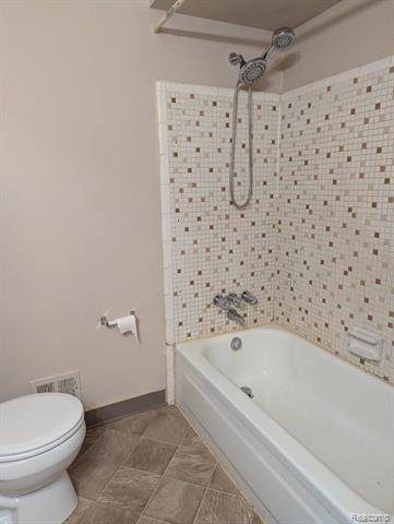 Builiding view fifteen for 29181 Hayes, Warren, MI. 48088