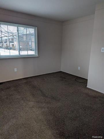 Builiding view nineteen for 29181 Hayes, Warren, MI. 48088