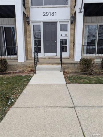 Builiding view one for 29181 Hayes, Warren, MI. 48088