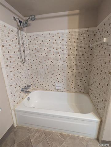 Builiding view seventeen for 29181 Hayes, Warren, MI. 48088