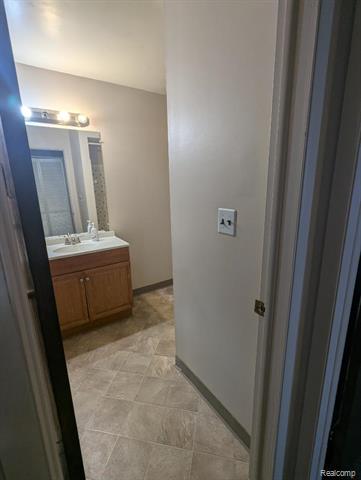 Builiding view thirteen for 29181 Hayes, Warren, MI. 48088