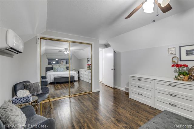 Builiding view fifteen for 29143 Dover, Warren, MI. 48088