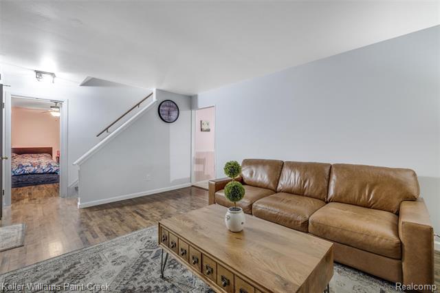 Builiding view four for 29143 Dover, Warren, MI. 48088