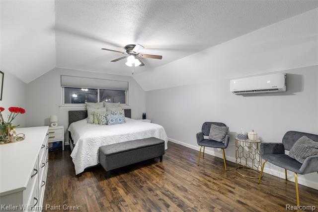 Builiding view fourteen for 29143 Dover, Warren, MI. 48088