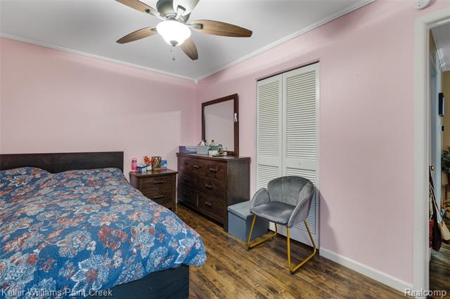 Builiding view nineteen for 29143 Dover, Warren, MI. 48088