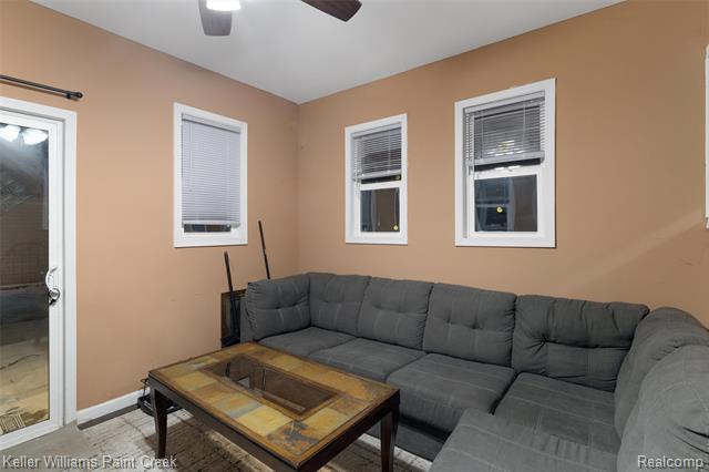 Builiding view ten for 29143 Dover, Warren, MI. 48088