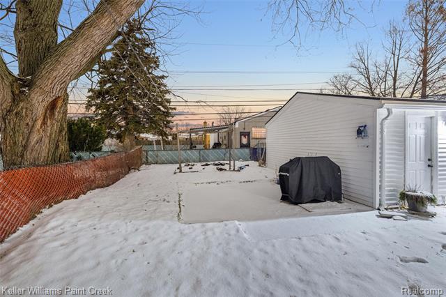 Builiding view thirty seven for 29143 Dover, Warren, MI. 48088