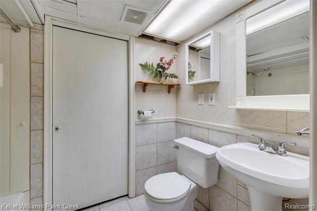 Builiding view twenty nine for 29143 Dover, Warren, MI. 48088