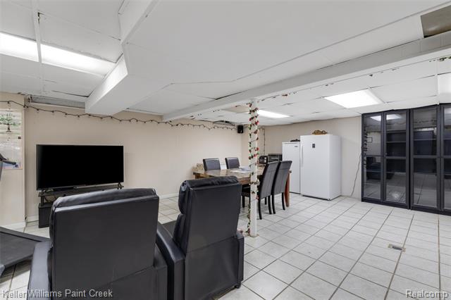 Builiding view twenty seven for 29143 Dover, Warren, MI. 48088