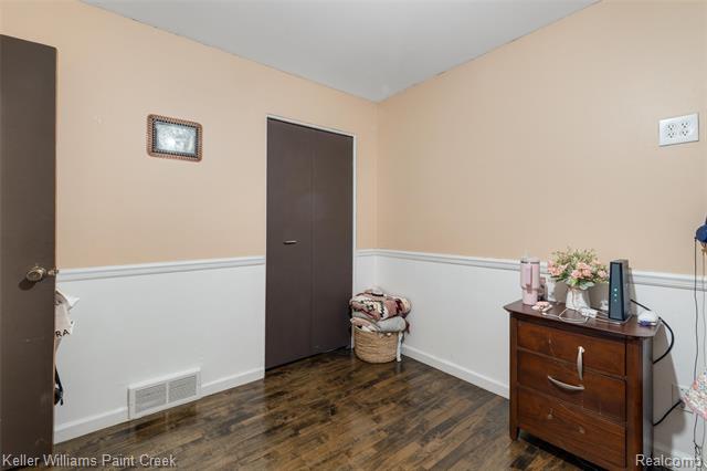 Builiding view twenty three for 29143 Dover, Warren, MI. 48088