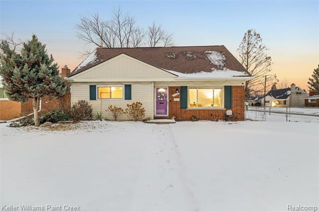 front view for 29143 Dover, Warren, Mi. 48088