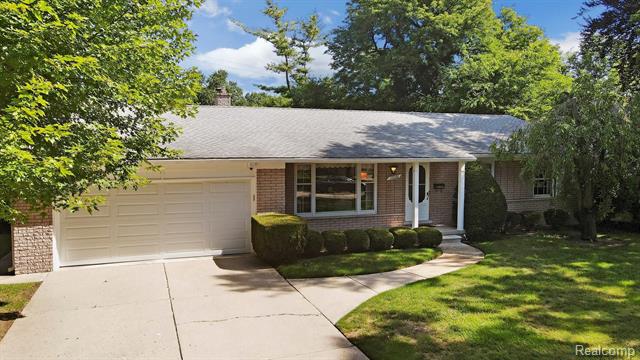 front view for 17280 Westhampton Rd, Southfield, Mi. 48075