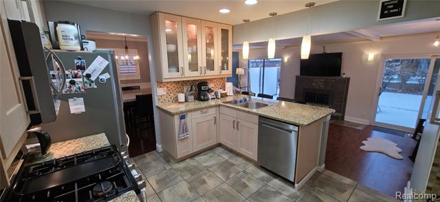 Builiding view four for 4832 Muriel, Warren, MI. 48092