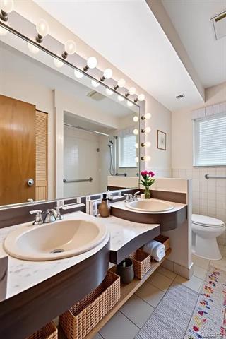 Builiding view ten for 30232 Austin, Warren, MI. 48092