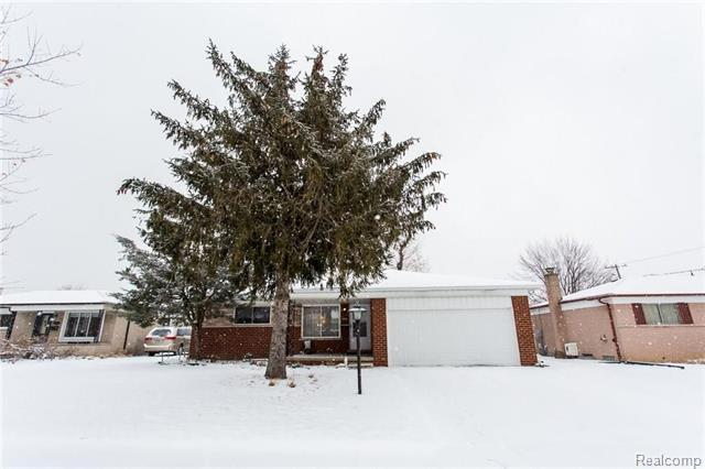 front view for 30016 Holly Court, Warren, Mi. 48092