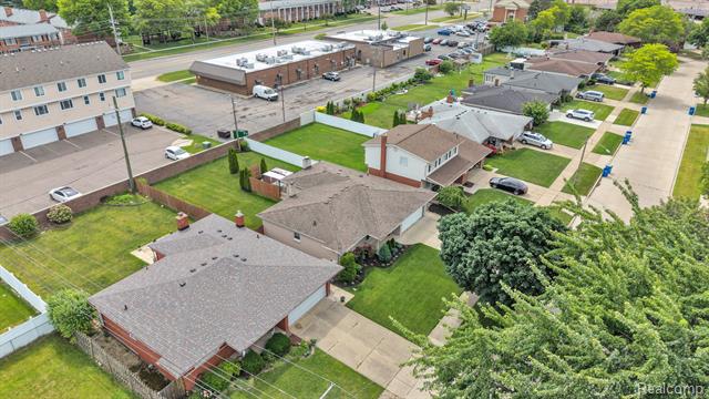 Builiding view forty six for 29450 Desmond, Warren, MI. 48093