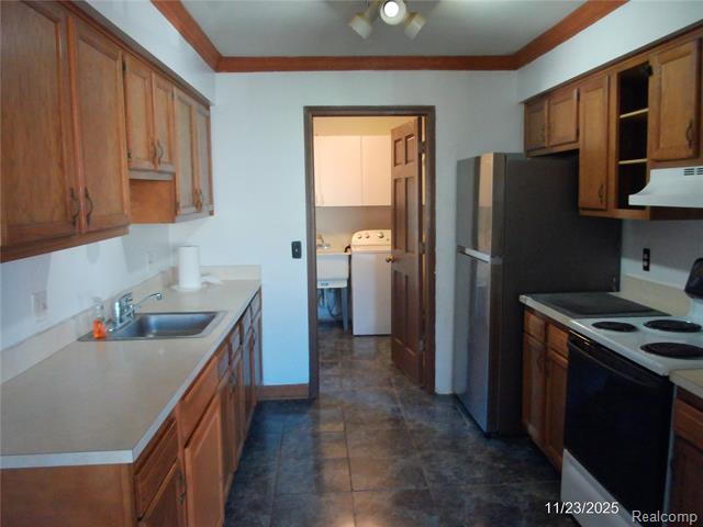 Builiding view four for 16682 Eastland, Roseville, MI. 48066