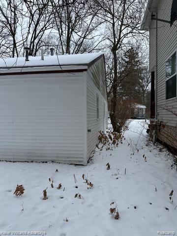 Builiding view eight for 21326 Negaunee, Southfield, MI. 48033