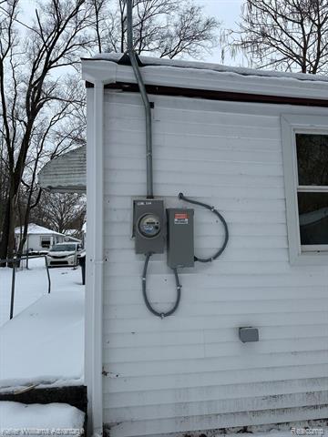 Builiding view five for 21326 Negaunee, Southfield, MI. 48033