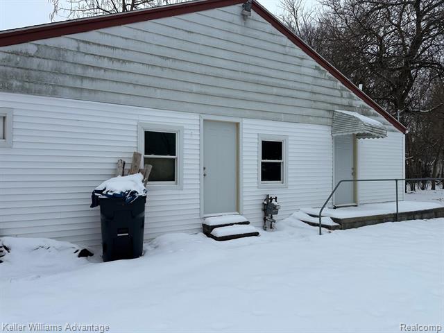 Builiding view seven for 21326 Negaunee, Southfield, MI. 48033