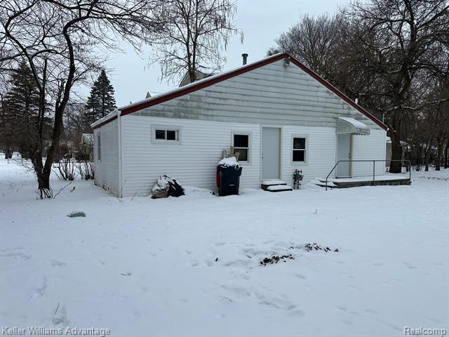 Builiding view six for 21326 Negaunee, Southfield, MI. 48033