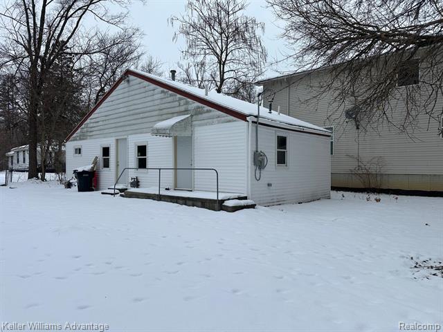 Builiding view three for 21326 Negaunee, Southfield, MI. 48033