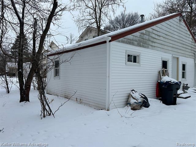 Builiding view two for 21326 Negaunee, Southfield, MI. 48033