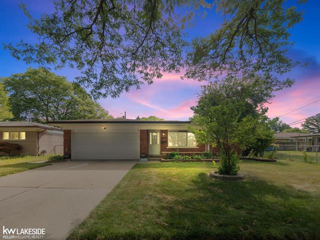 front view for 30146 Boewe, Warren, Mi. 48092