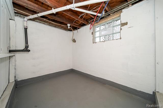 Builiding view fifty three for 21115 East, Southfield, MI. 48033