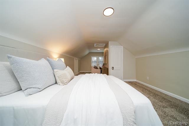 Builiding view forty eight for 21115 East, Southfield, MI. 48033